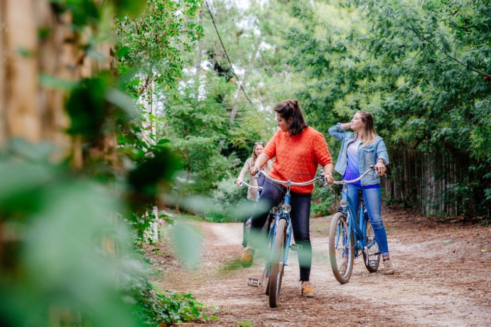 Balade à vélo entre filles au Bassin d'Arcachon à l'automne