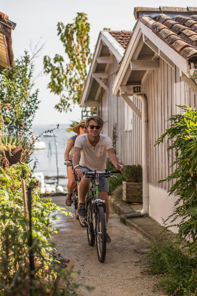 Balade à vélo dans un village ostréicole de Lège Cap Ferret