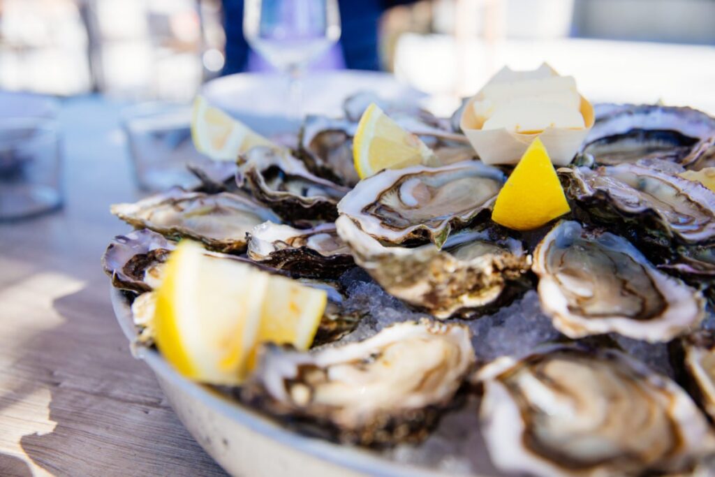 Déguster des huîtres à Arès