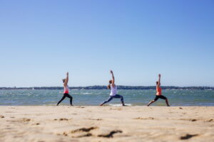 Offre séminaire thalasso/balnéo - yoga plage siba scaled - Bassin d'Arcachon