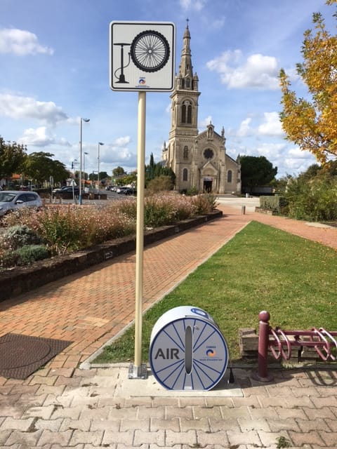 Informations pratiques pour se déplacer à vélo - N°5 Station de Gonflage Mairie duTeich - Bassin d'Arcachon